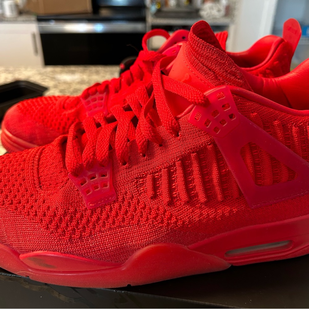 Air Jordan Retro 4 - Red on Red